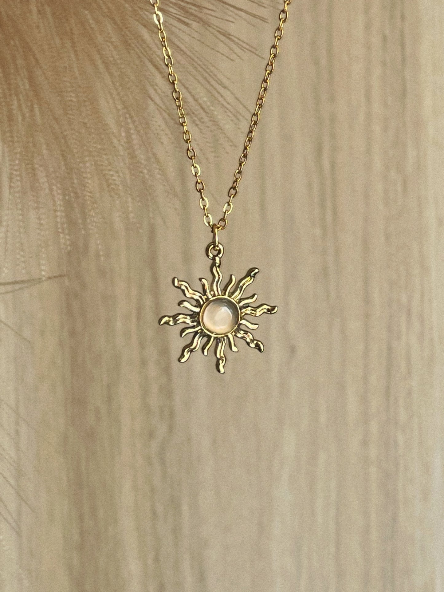Collier Solis