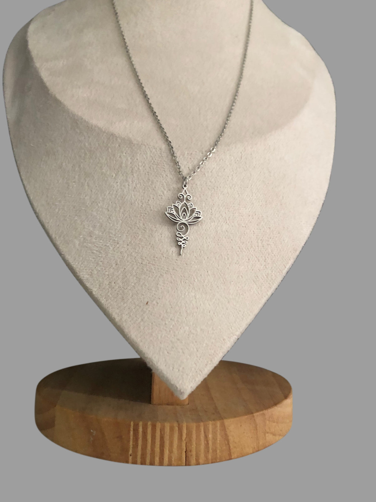 Collier Lotus